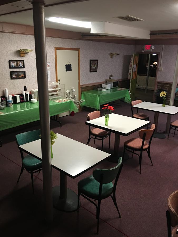 Lancaster Motor Inn Extérieur photo