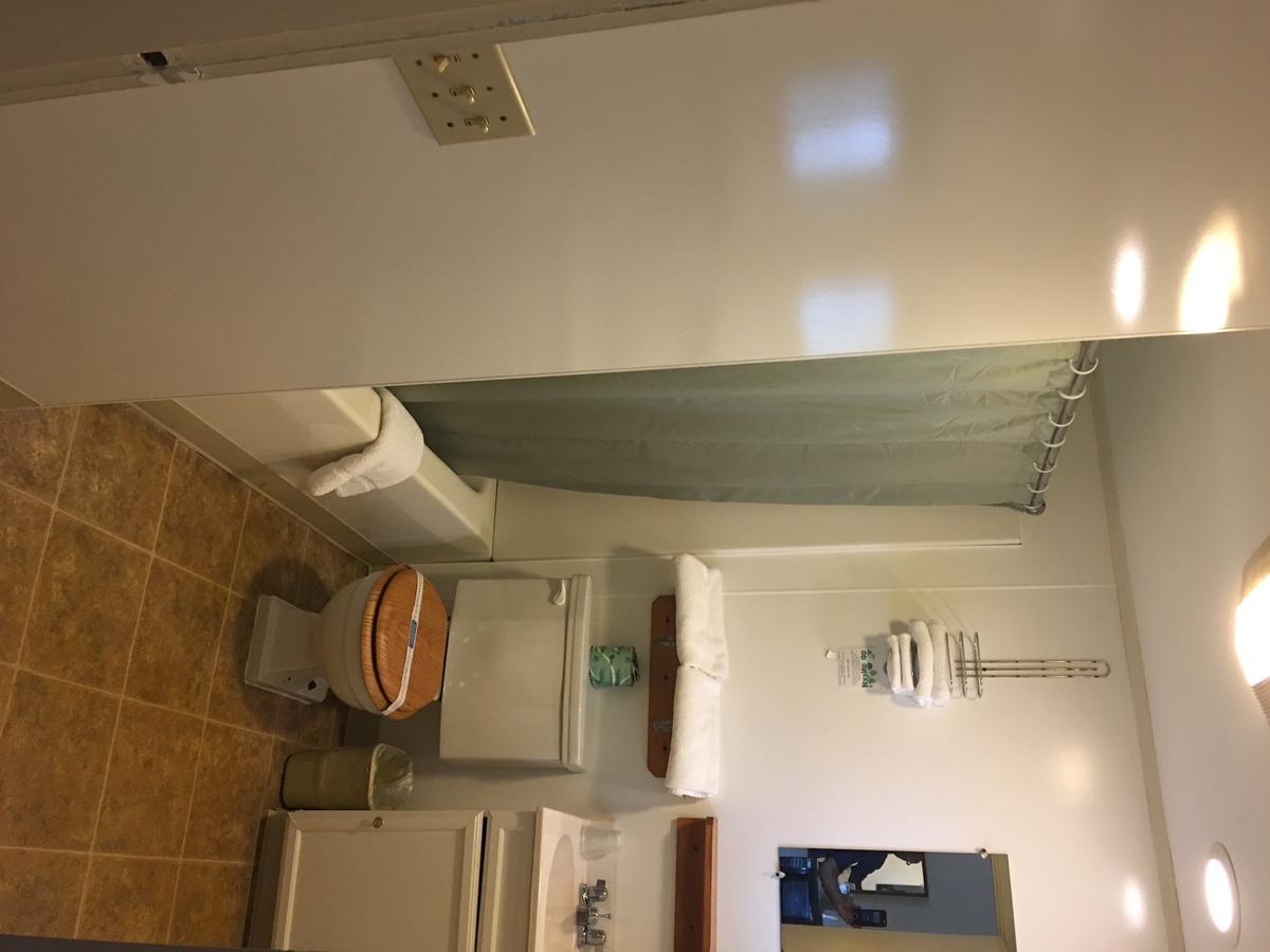 Lancaster Motor Inn Extérieur photo