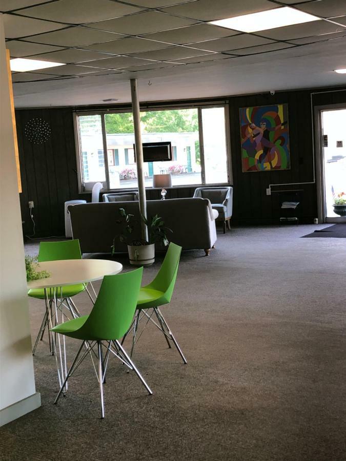 Lancaster Motor Inn Extérieur photo
